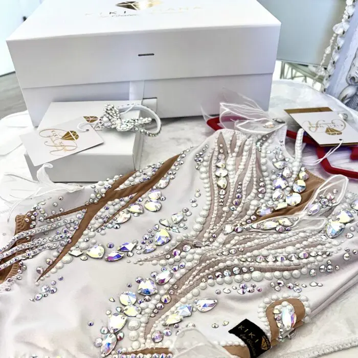 Reserva tu plaza para confeccionar un Traje de Diseño Exclusivo  KIKI NANA - Por favor, contáctame antes de reservar para consultar disponibilidad. - Imagen 2